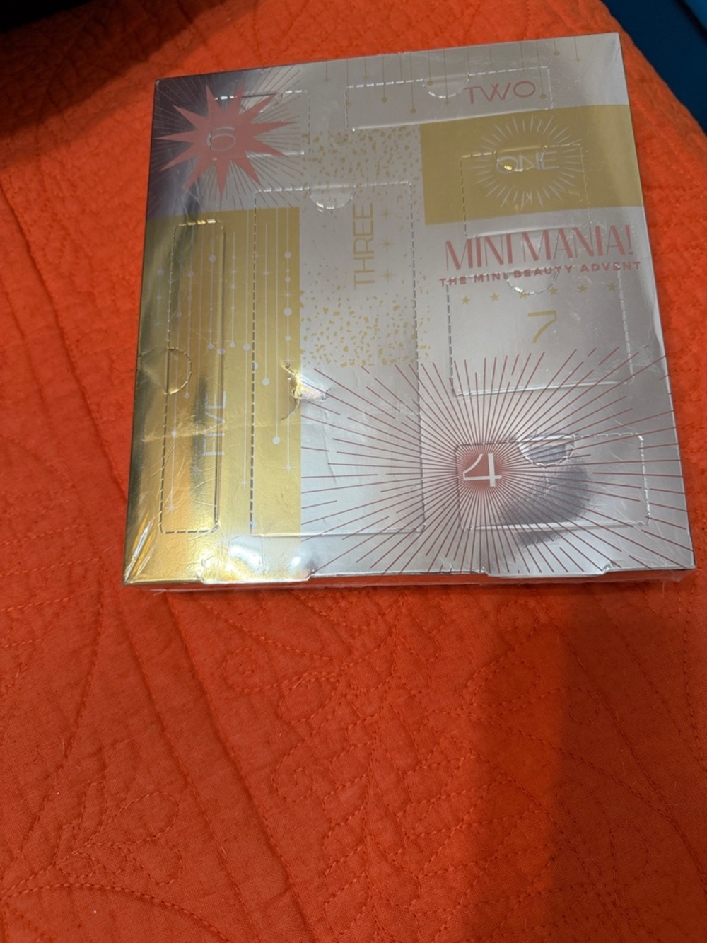 Mini Beauty Advent Calendar - Metallic Gold & Silver